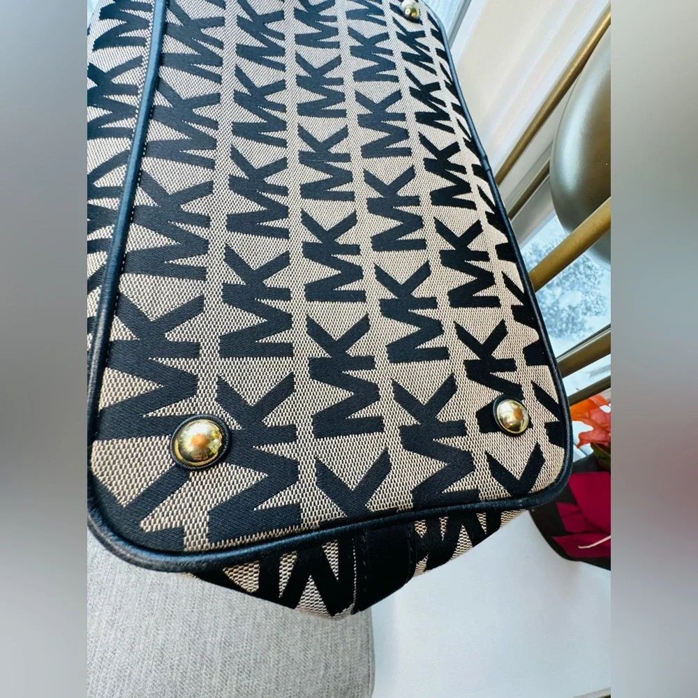 Michael Kors Signature Black and Tan Tote - Picture 10 of 10